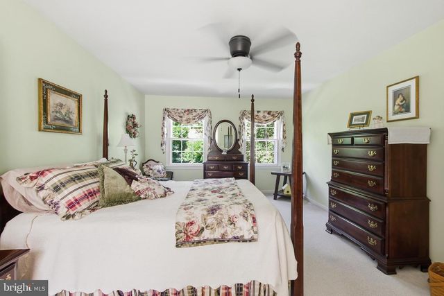 12207 KNIGHTSBRIDGE DR, Woodbridge, VA 22192