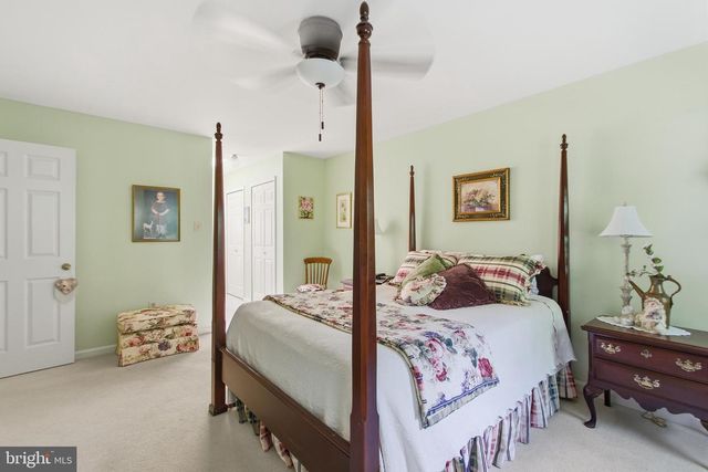 12207 KNIGHTSBRIDGE DR, Woodbridge, VA 22192