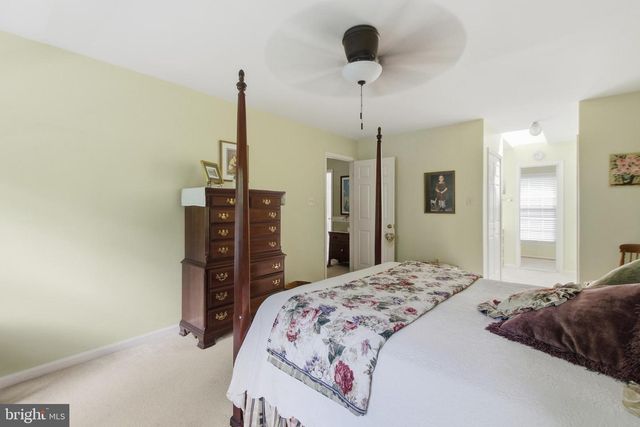 12207 KNIGHTSBRIDGE DR, Woodbridge, VA 22192