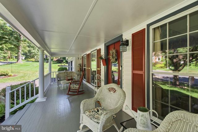 12207 KNIGHTSBRIDGE DR, Woodbridge, VA 22192