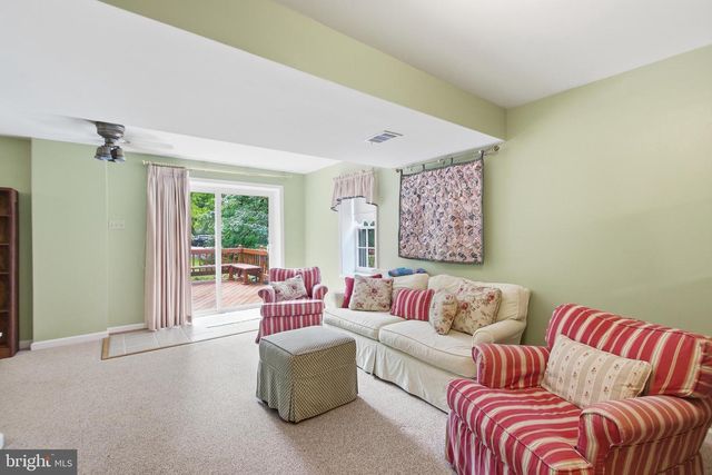 12207 KNIGHTSBRIDGE DR, Woodbridge, VA 22192