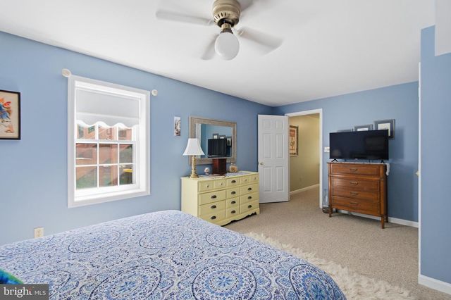 12207 KNIGHTSBRIDGE DR, Woodbridge, VA 22192