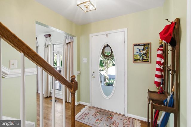 12207 KNIGHTSBRIDGE DR, Woodbridge, VA 22192