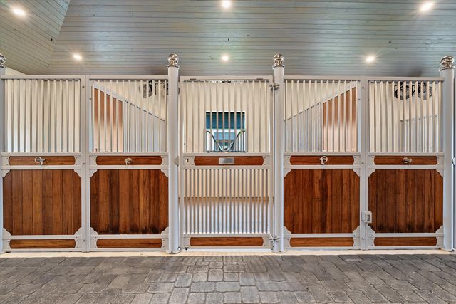 4675 Stables Way, Wellington, FL 33414