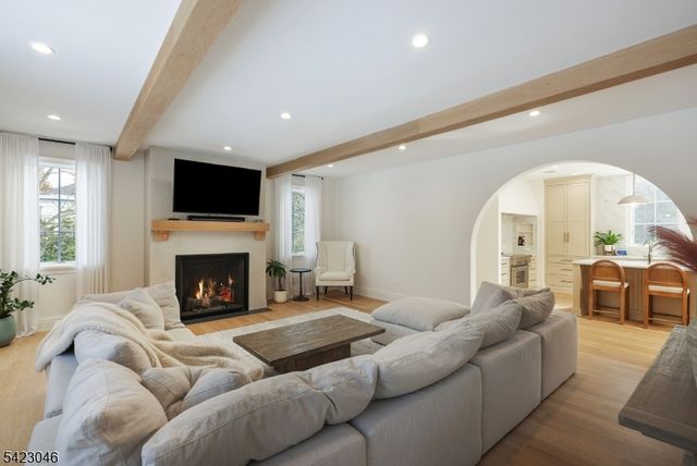909 Wyandotte Trl, Westfield Town, NJ 07090