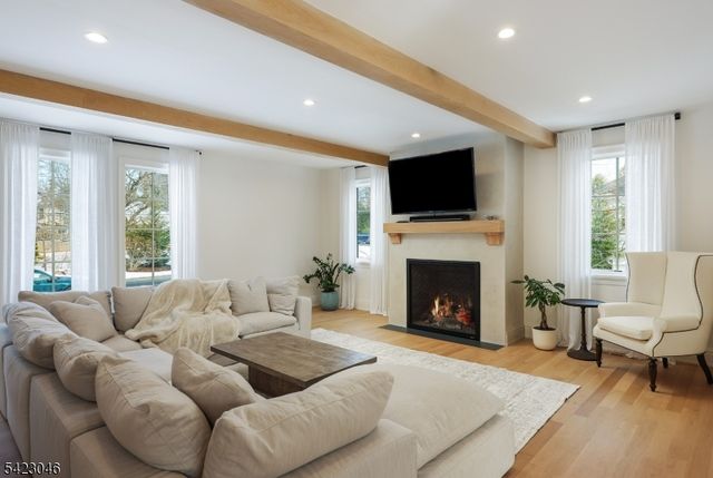 909 Wyandotte Trl, Westfield Town, NJ 07090