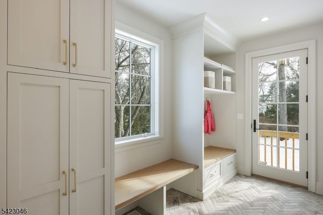 909 Wyandotte Trl, Westfield Town, NJ 07090