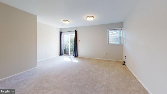 2029 S GLEBE RD, Arlington, VA 22204