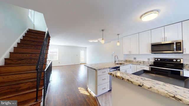 2029 S GLEBE RD, Arlington, VA 22204