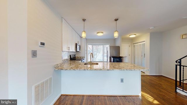 2029 S GLEBE RD, Arlington, VA 22204