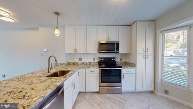 2029 S GLEBE RD, Arlington, VA 22204