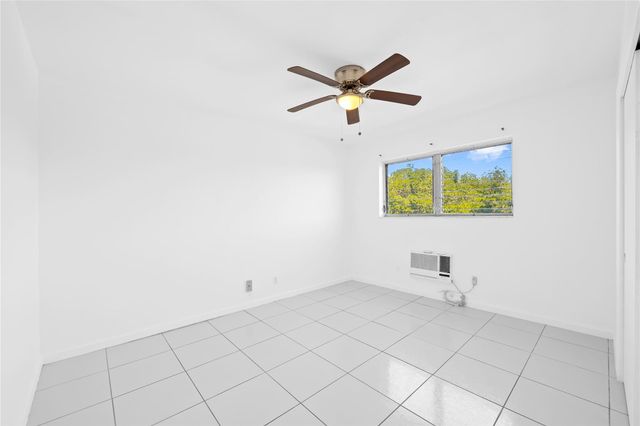 2700 NE 135th Street 34, North Miami, FL 33181