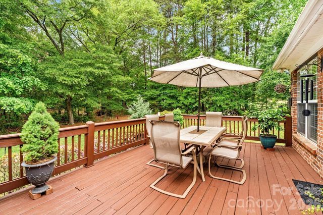 7767 St Andrews Lane, Stanley, NC 28164