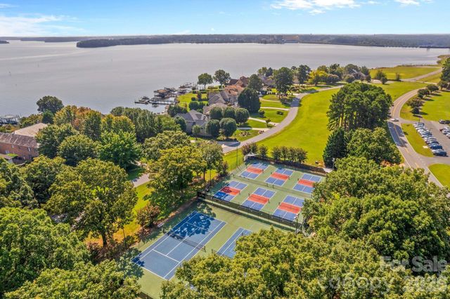 7767 St Andrews Lane, Stanley, NC 28164