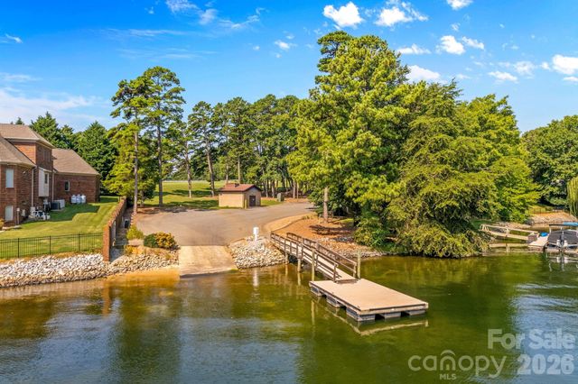 7767 St Andrews Lane, Stanley, NC 28164