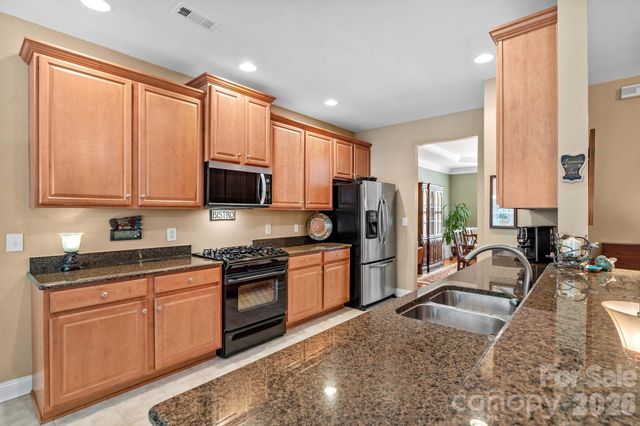 7767 St Andrews Lane, Stanley, NC 28164