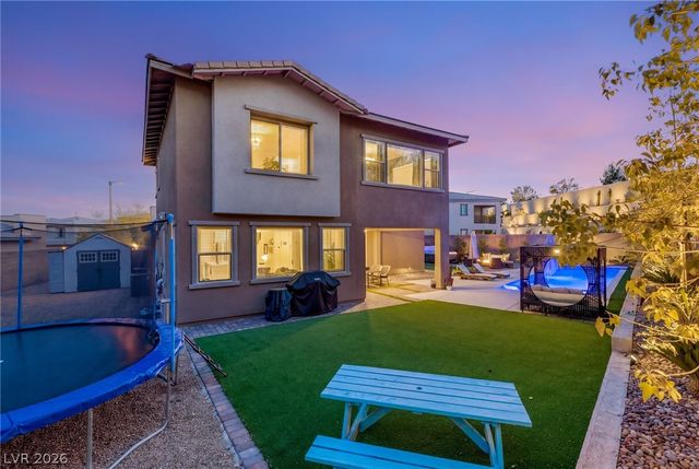 748 Agate Hills Street, Las Vegas, NV 89138