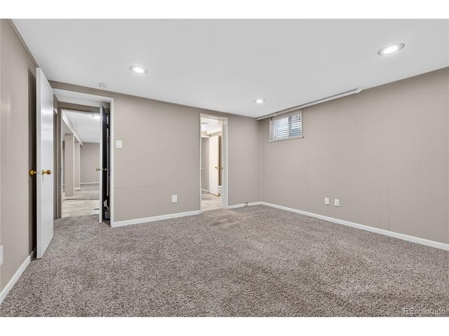 2105 S Adams St, Denver, CO 80210