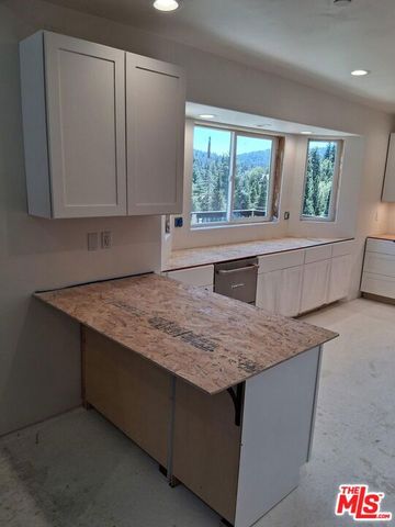26885 Modoc Lane, Lake Arrowhead, CA 92352