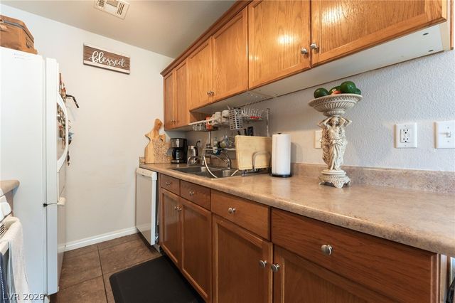 5330 East Charleston Boulevard 123, Las Vegas, NV 89142