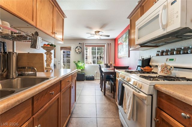 5330 East Charleston Boulevard 123, Las Vegas, NV 89142