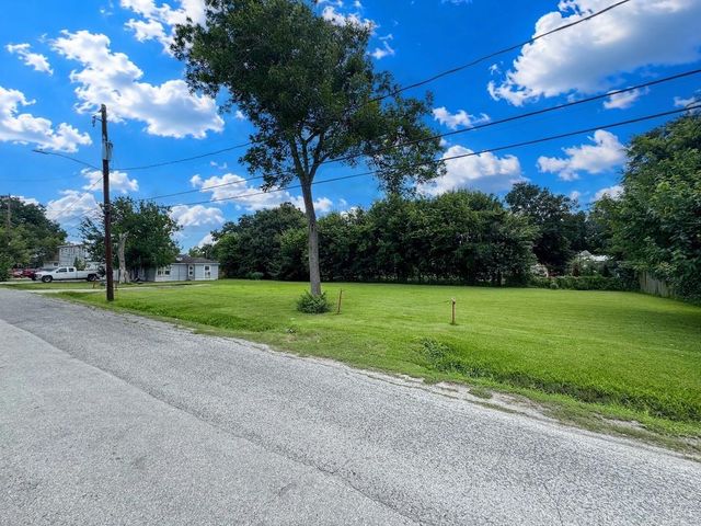 2825 Iola Street, Houston, TX 77017