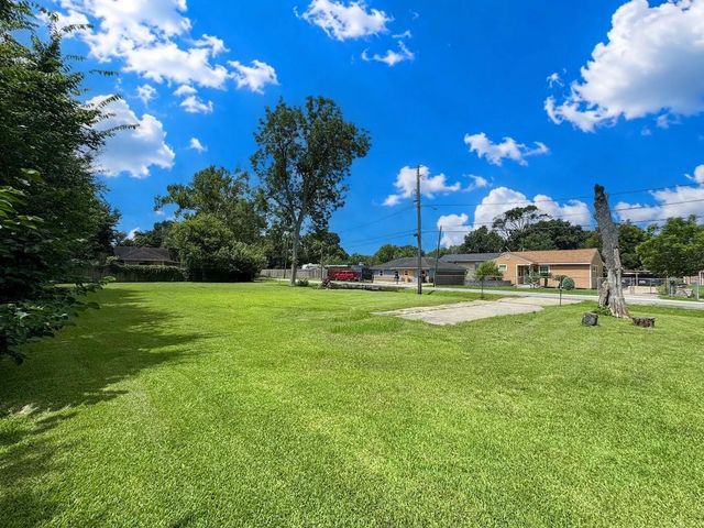 2825 Iola Street, Houston, TX 77017