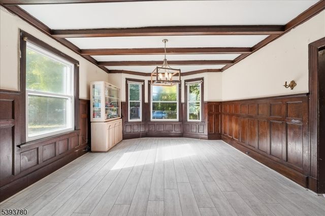 253 Midland Ave, East Orange City, NJ 07017