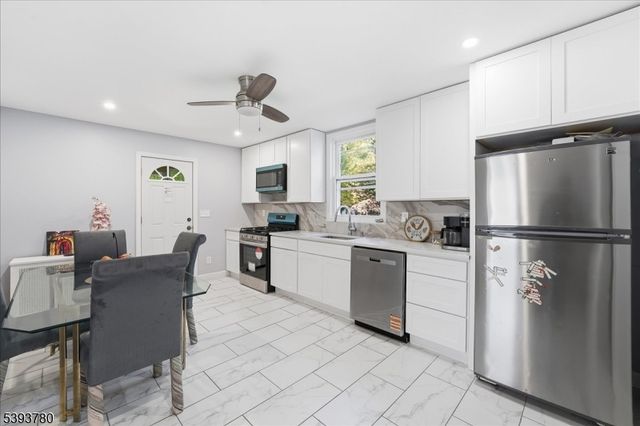 253 Midland Ave, East Orange City, NJ 07017