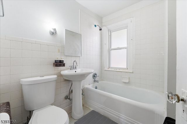 253 Midland Ave, East Orange City, NJ 07017