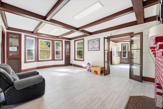 253 Midland Ave, East Orange City, NJ 07017