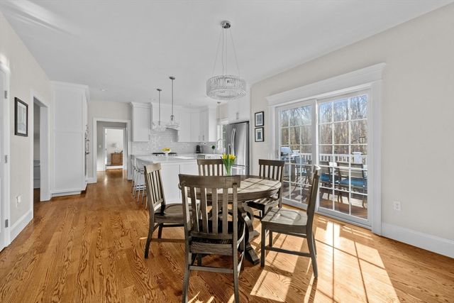 8 Leeds Way, Southborough, MA 01772