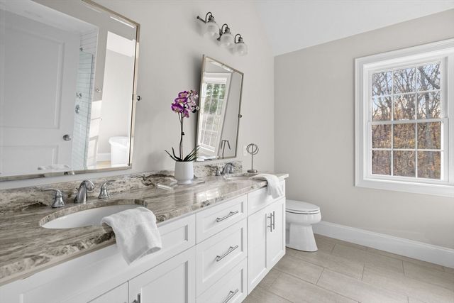 8 Leeds Way, Southborough, MA 01772