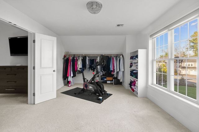 8 Leeds Way, Southborough, MA 01772