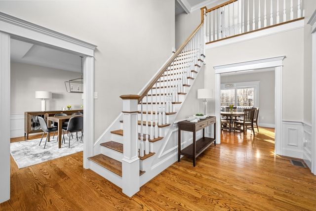 8 Leeds Way, Southborough, MA 01772