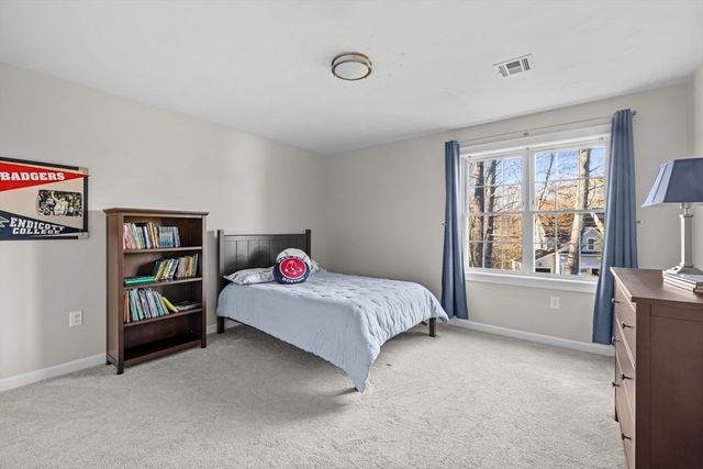 8 Leeds Way, Southborough, MA 01772