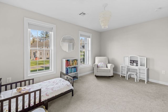 8 Leeds Way, Southborough, MA 01772