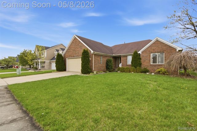 46877 Twin City Trail, Macomb Township, MI 48044