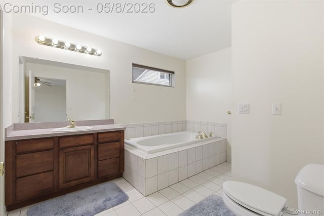 46877 Twin City Trail, Macomb Township, MI 48044