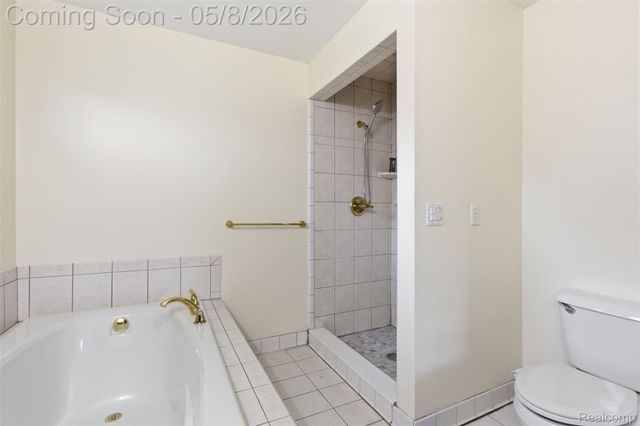 46877 Twin City Trail, Macomb Township, MI 48044