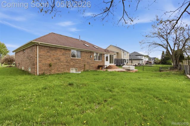 46877 Twin City Trail, Macomb Township, MI 48044