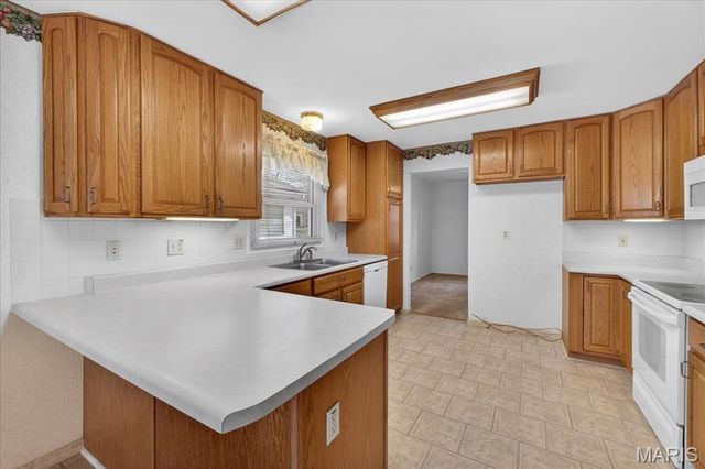 908 Dutch Mill Drive, Ballwin, MO 63011