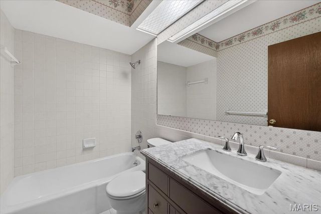 908 Dutch Mill Drive, Ballwin, MO 63011