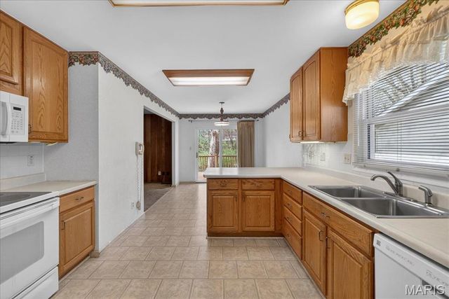 908 Dutch Mill Drive, Ballwin, MO 63011