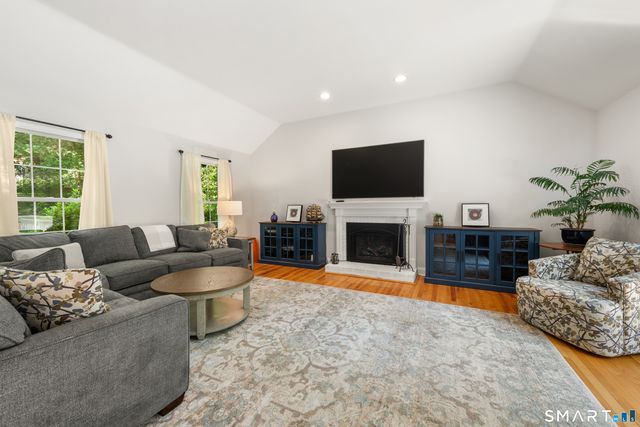 15 Rose Lane, Newtown, CT 06482