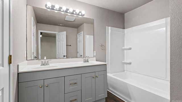 737 Fountain Gate, Cibolo, TX 78108