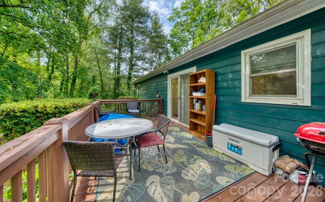 112 Amelia Drive, Hendersonville, NC 28792