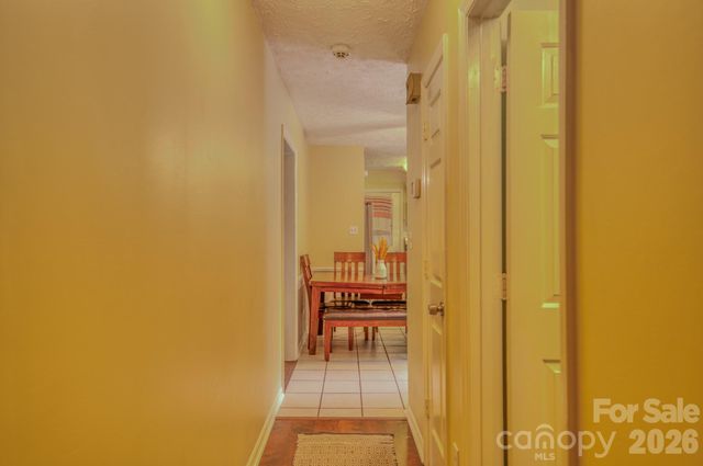 112 Amelia Drive, Hendersonville, NC 28792