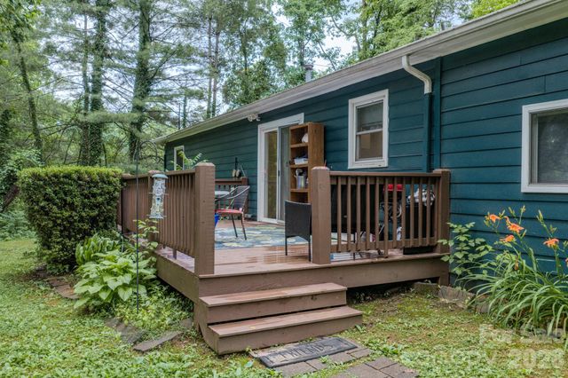 112 Amelia Drive, Hendersonville, NC 28792