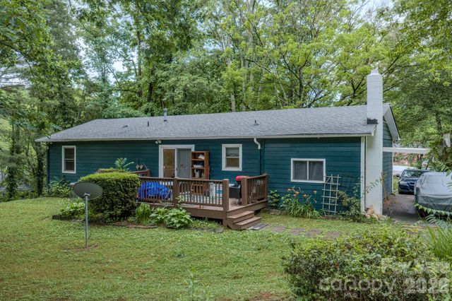 112 Amelia Drive, Hendersonville, NC 28792